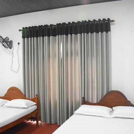 Kulassa Homes Anurâdhapura Extérieur photo